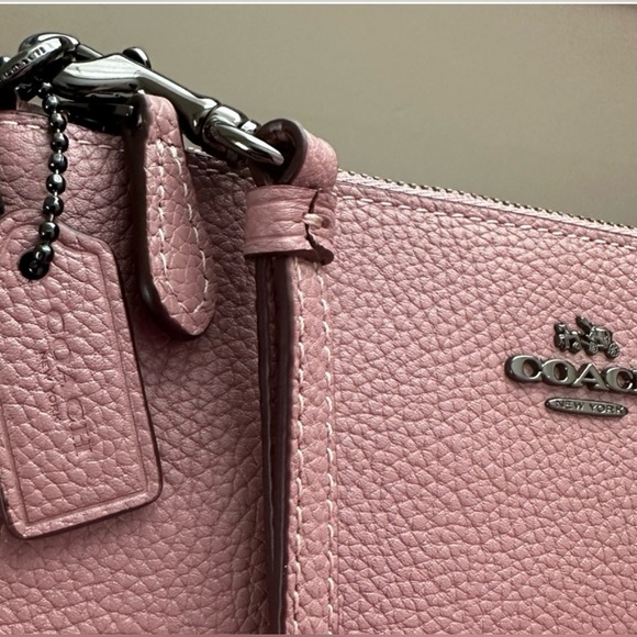 COACH Pebble Mauve Wristlet EUC - Picture 6 of 7